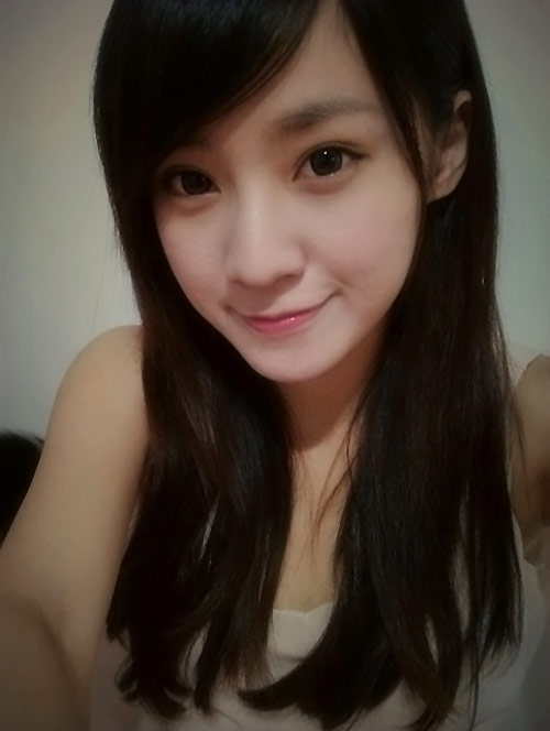 小妹妹夜晚照。不知道今晚你与谁消魂。